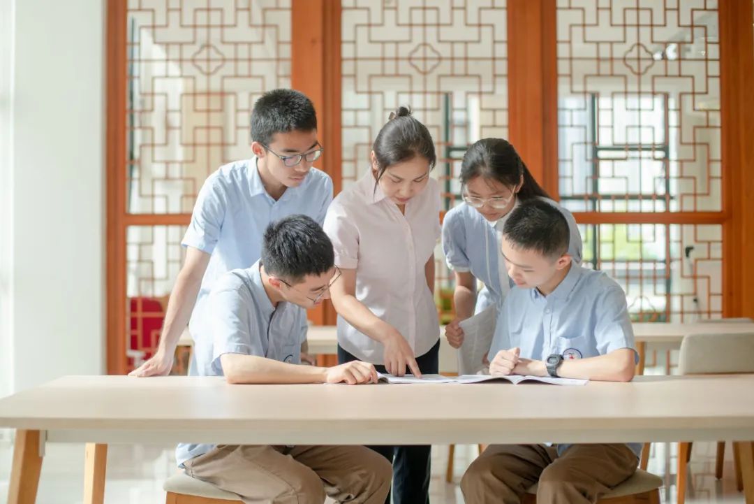 我們在全國中學(xué)生生物學(xué)奧林匹克競賽中，獲獎(jiǎng)啦！